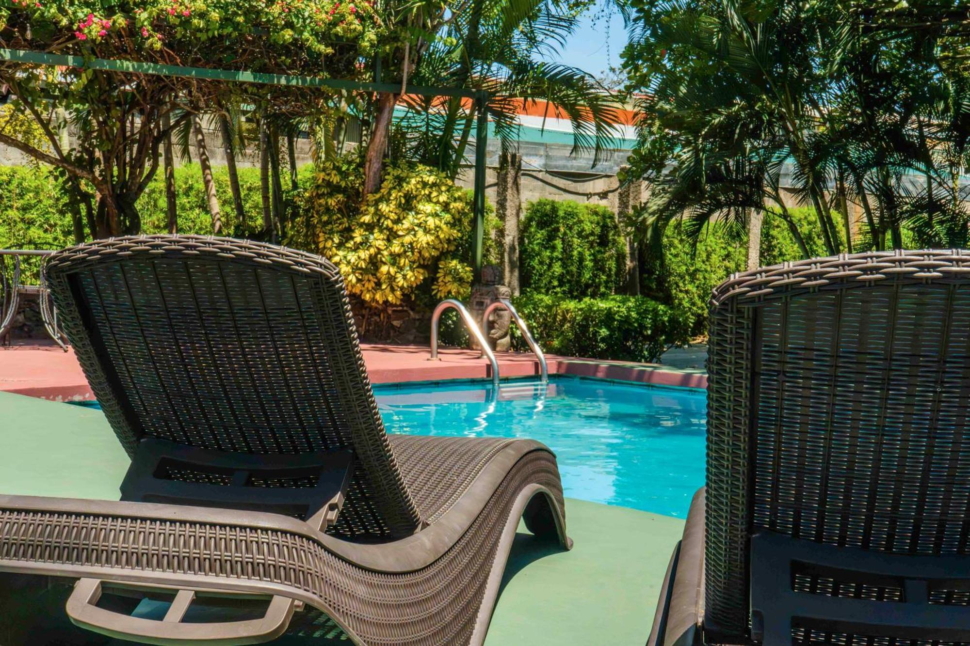 Hotel Bristol Aeropuerto Ánimas エクステリア 写真